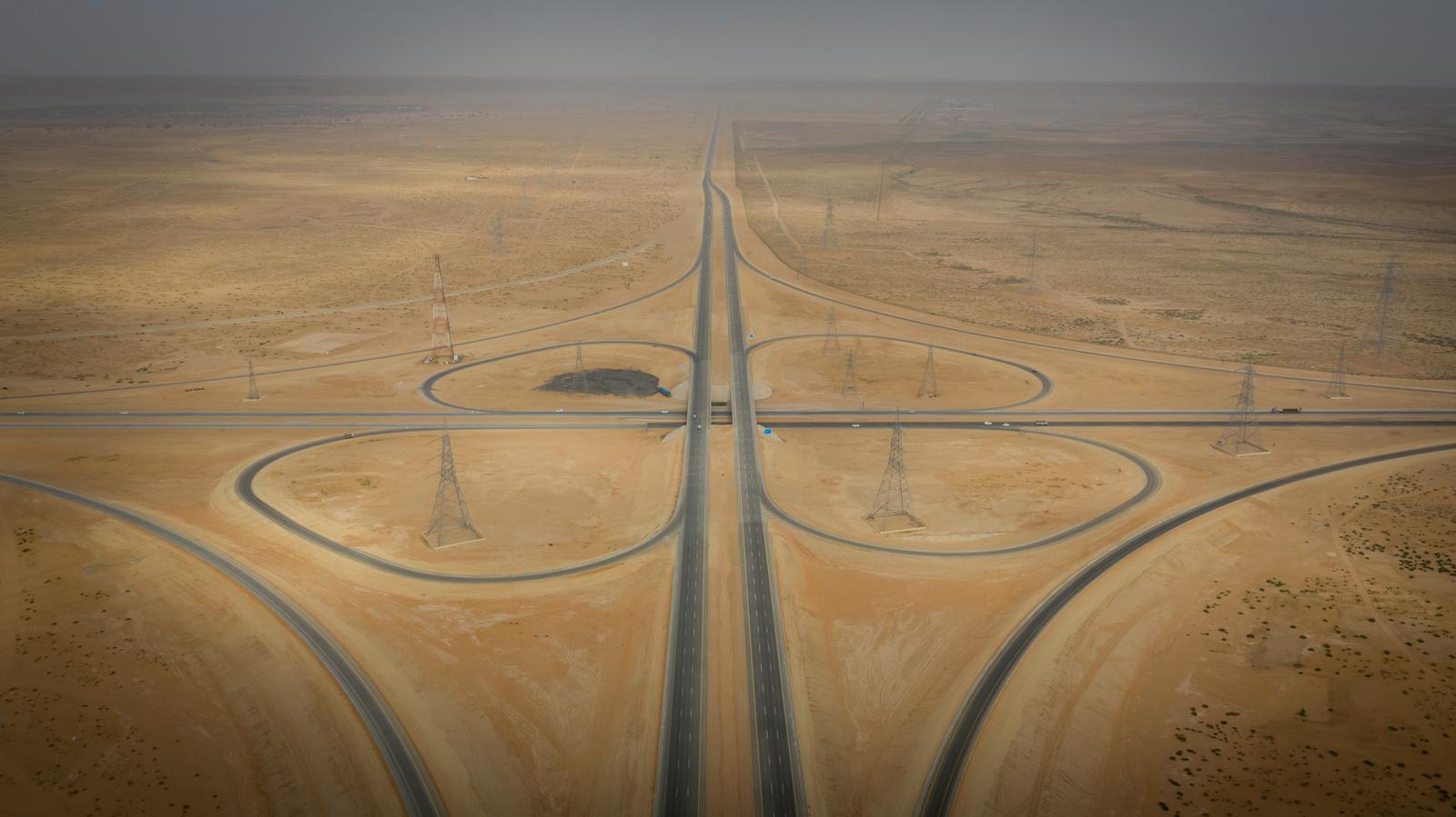 An intersection in Riyadh’s desert reflects the Gulf’s evolution from nomadic roots to urban development. (Source: Shutterstock)